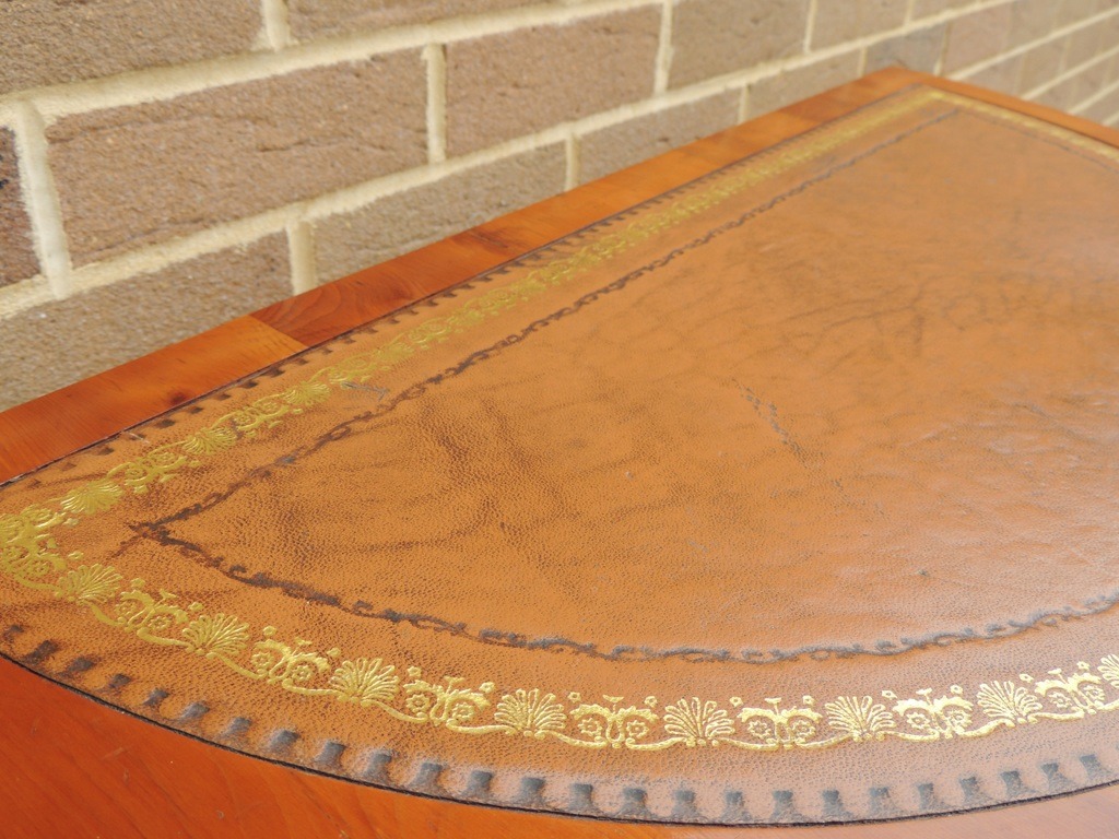 Queen Anne Console Table - Image 5