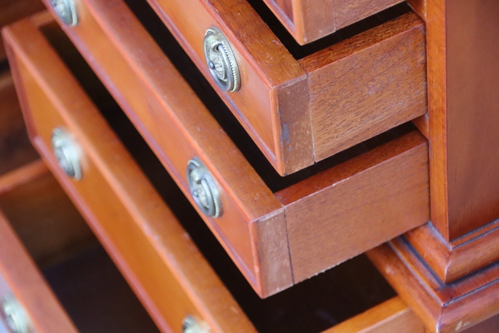 Yew Compact Bedside Chests - Image 14