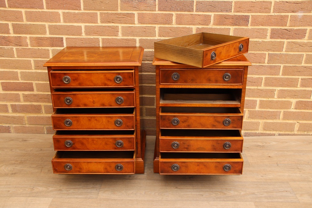 Pair of Oak Burr Bedside Chests - Image 12