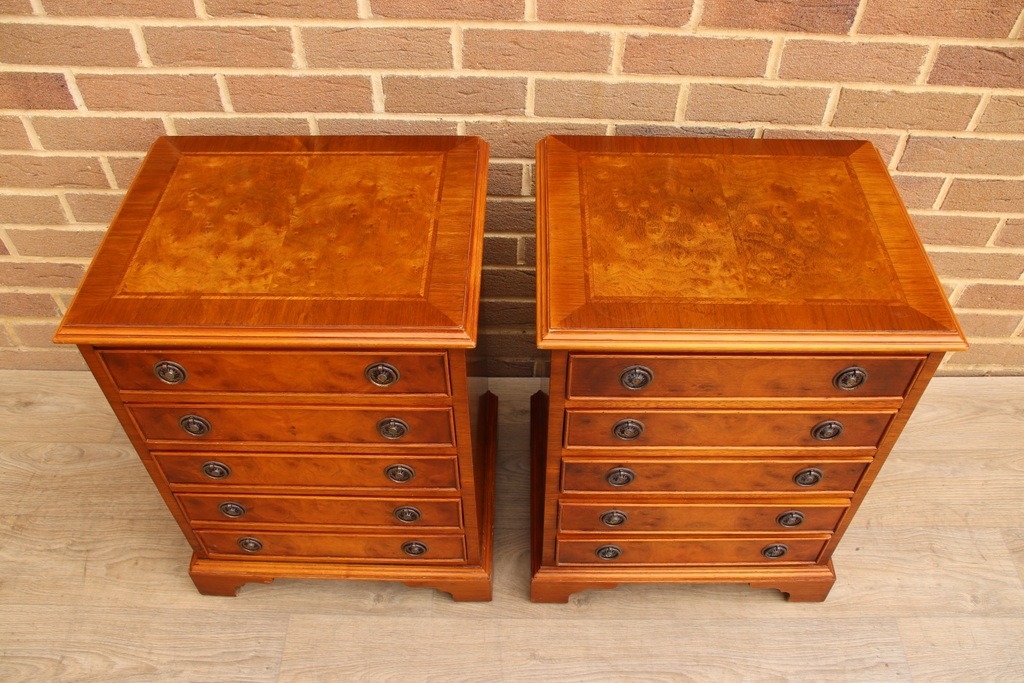Pair of Oak Burr Bedside Chests - Image 25