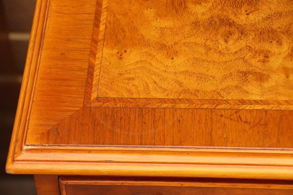 Pair of Oak Burr Bedside Chests - Image 26