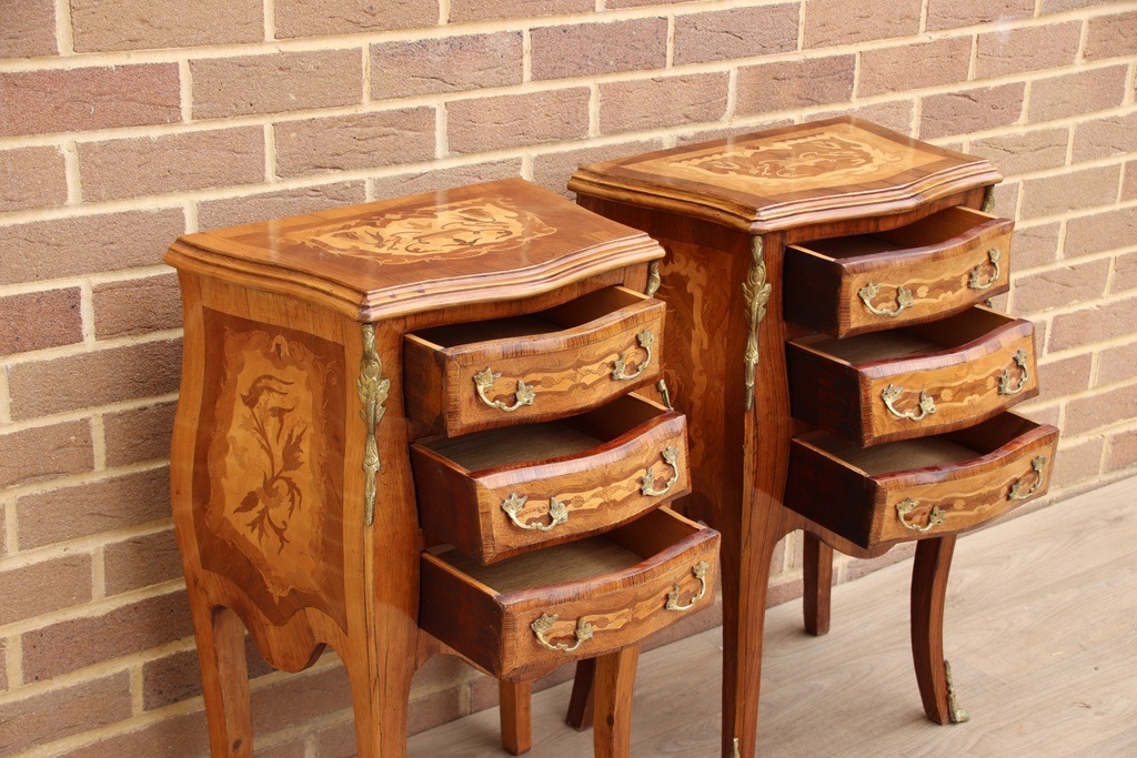 Pair of French Bombe Bedside Tables - Image 4