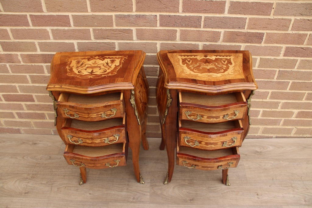 Pair of French Bombe Bedside Tables - Image 7