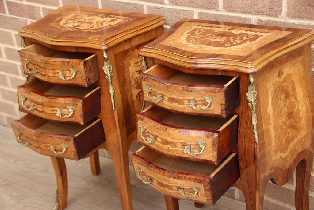 Pair of French Bombe Bedside Tables - Image 9