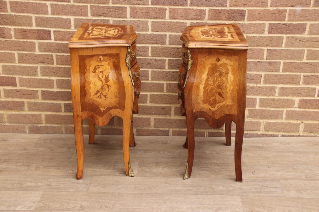 Pair of French Bombe Bedside Tables - Image 12