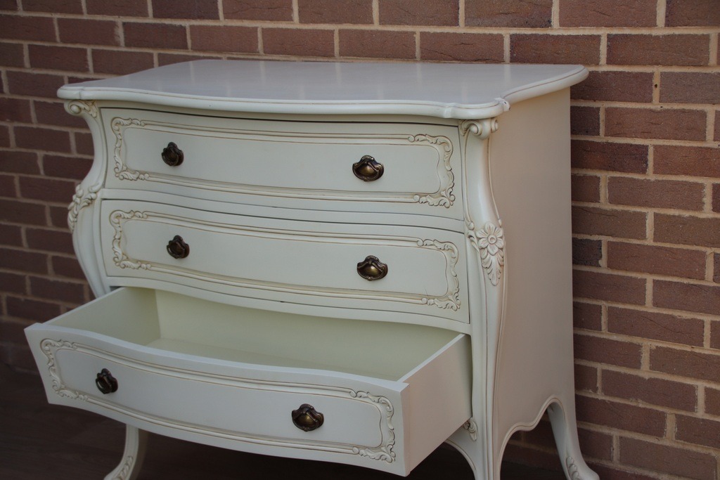 Frank Hudson Alexandria French Chest of Drawers - Image 7