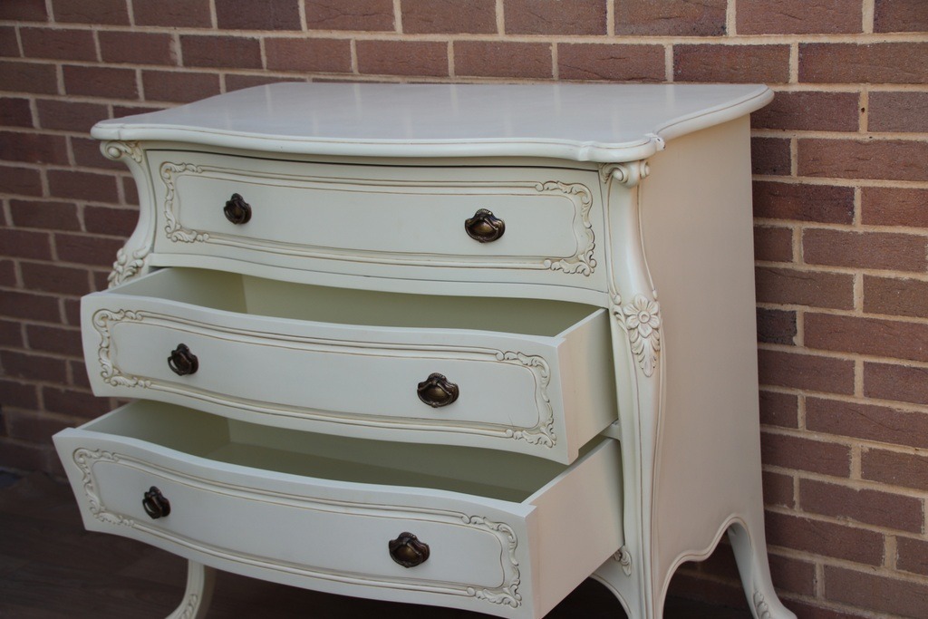 Frank Hudson Alexandria French Chest of Drawers - Image 9