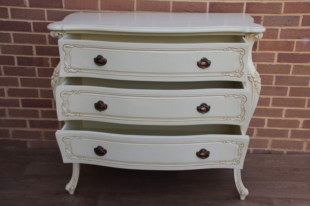 Frank Hudson Alexandria French Chest of Drawers - Image 10