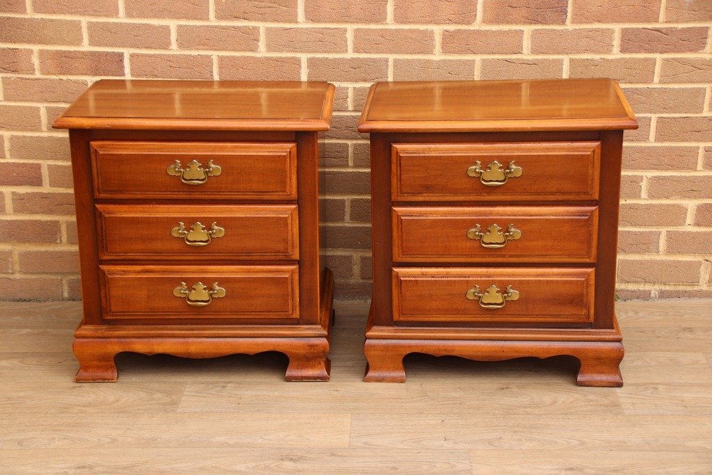 Pair of Dixie Bedside Chests - Image 3