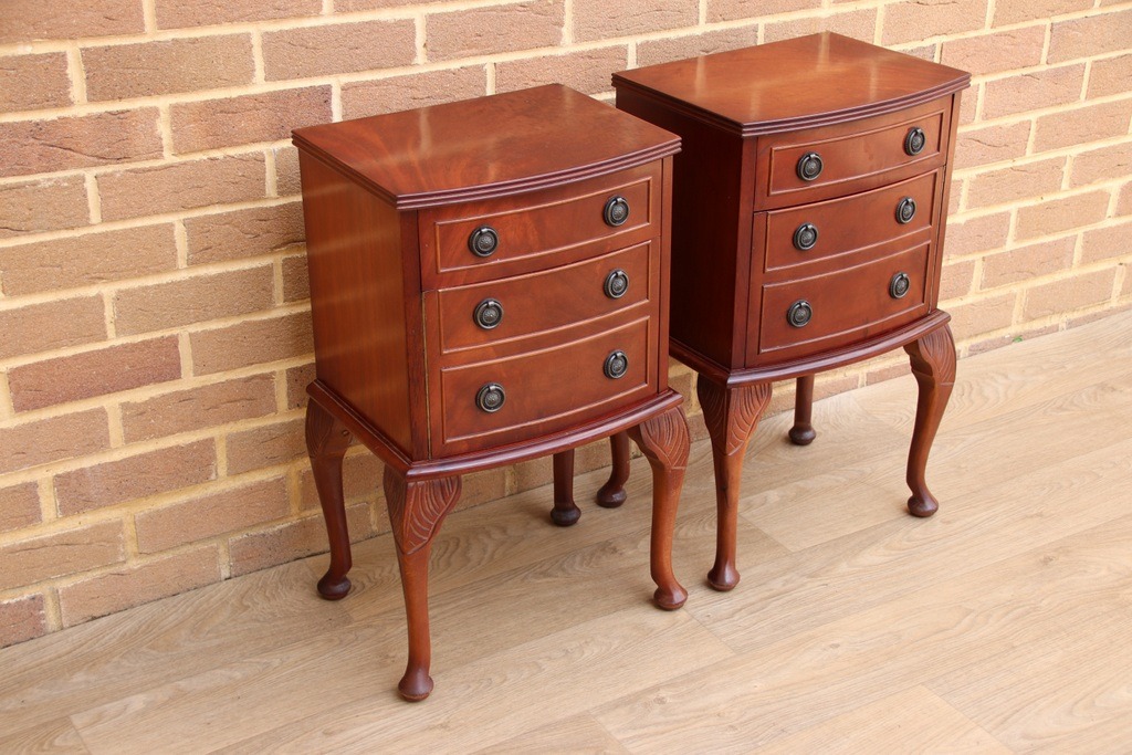Pair of Mahogany Queen Anne Bedside Tables - Image 2