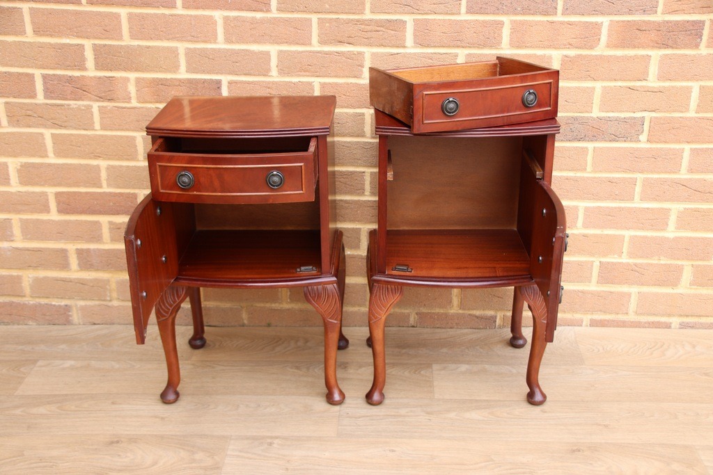 Pair of Mahogany Queen Anne Bedside Tables - Image 9