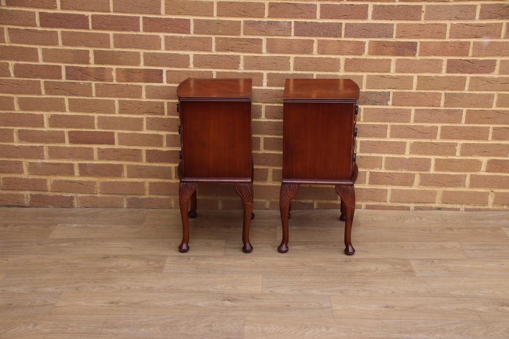 Pair of Mahogany Queen Anne Bedside Tables - Image 13