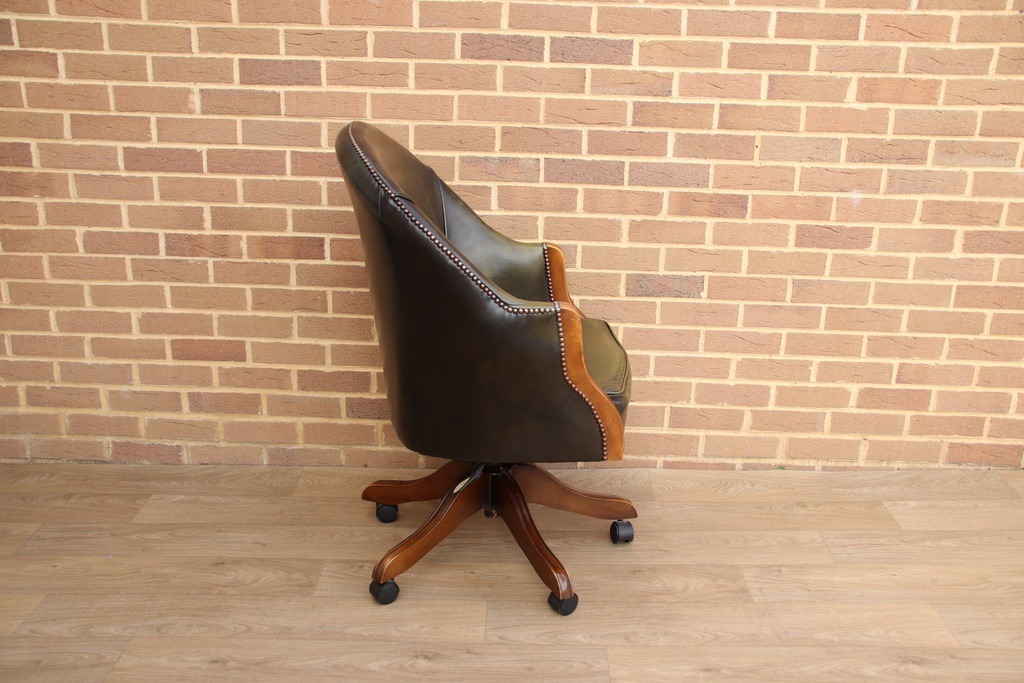 Bevan Funnell Directors Chair - Image 6