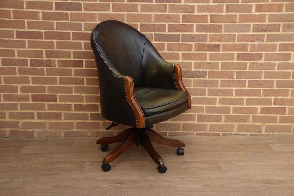 Bevan Funnell Directors Chair - Image 7