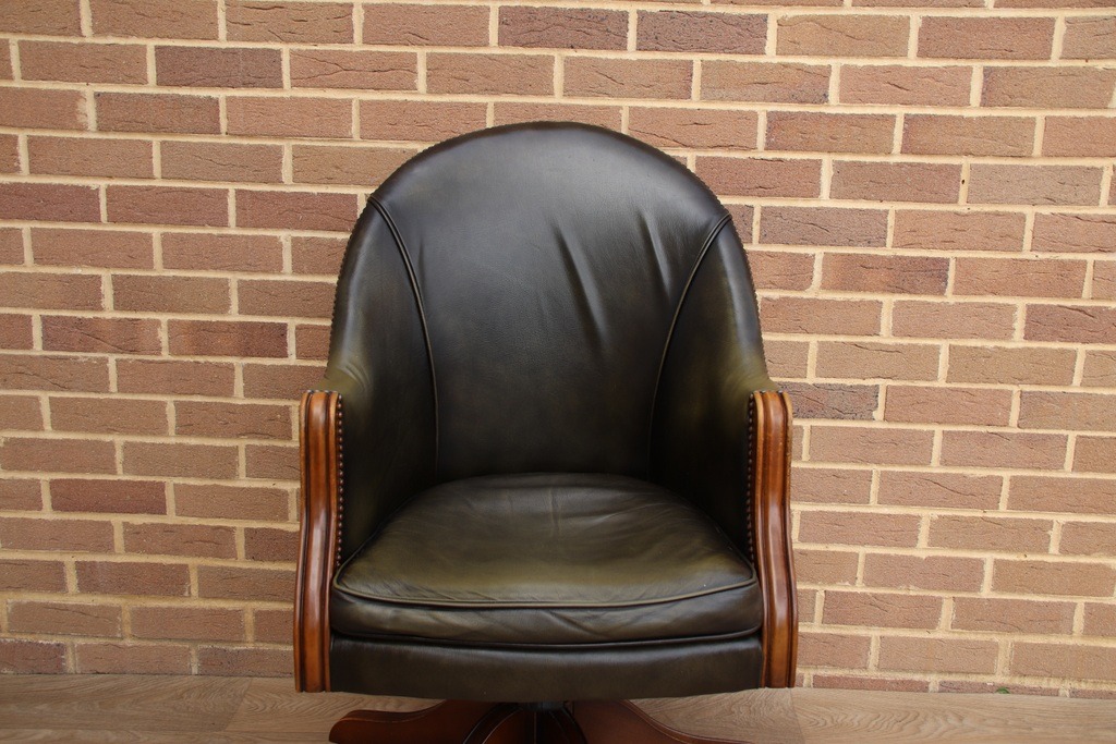 Bevan Funnell Directors Chair - Image 9