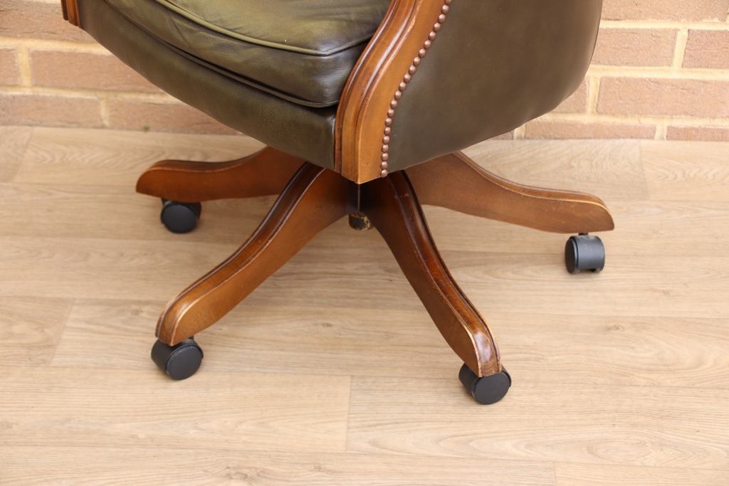 Bevan Funnell Directors Chair - Image 14