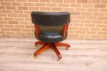 Bankers Chesterfield Chair - Image 4