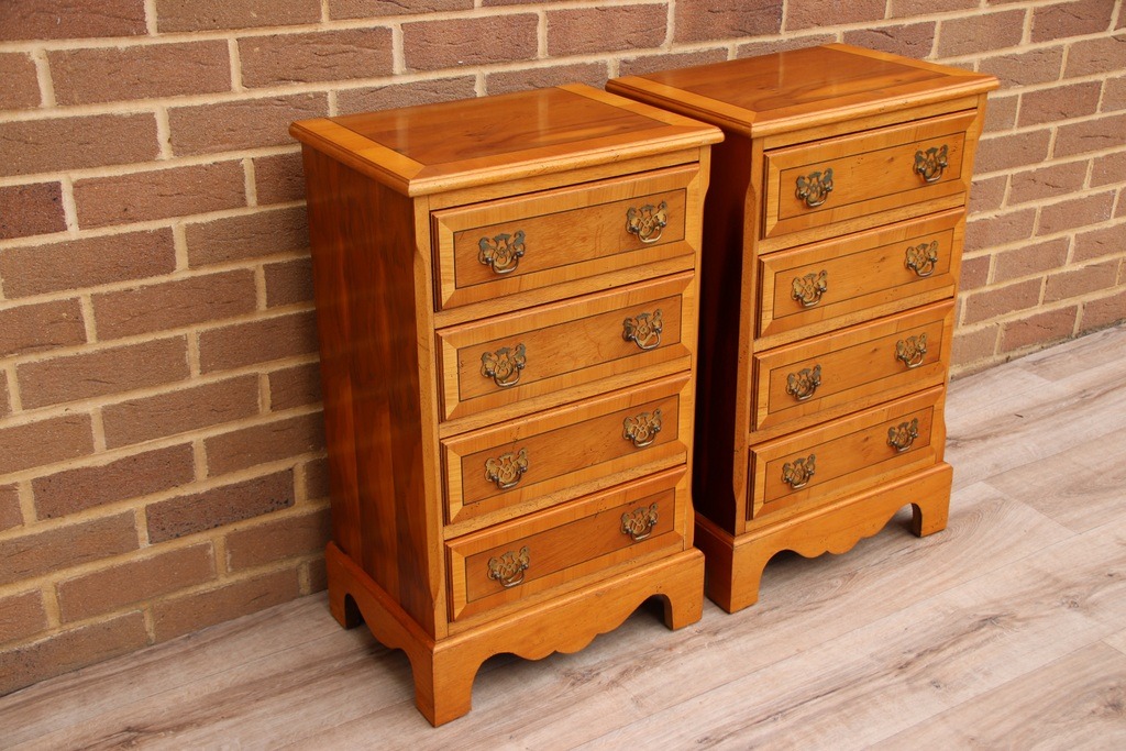 Pair of Burr Wood Bedside Chests - Image 2