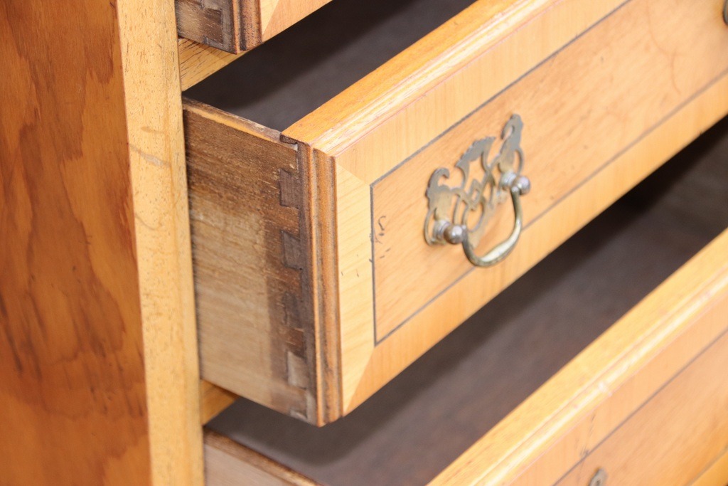 Pair of Burr Wood Bedside Chests - Image 9
