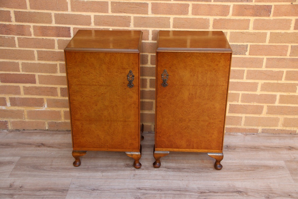Pair of Antique Burr Walnut Bedside Cabinets - Image 4