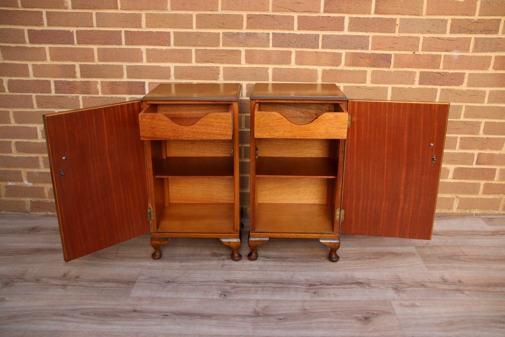 Pair of Antique Burr Walnut Bedside Cabinets - Image 6
