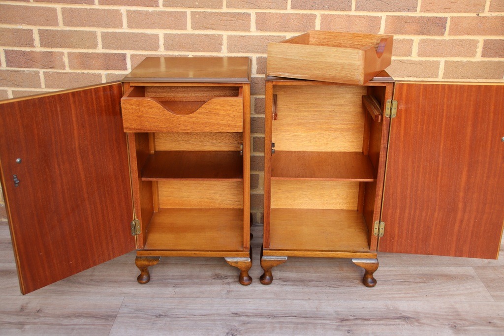 Pair of Antique Burr Walnut Bedside Cabinets - Image 10