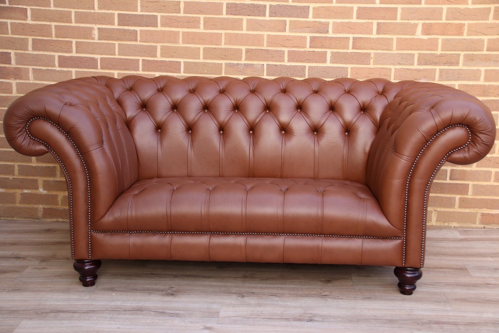 Saxon Highgrove Chesterfield Sofa - Image 3