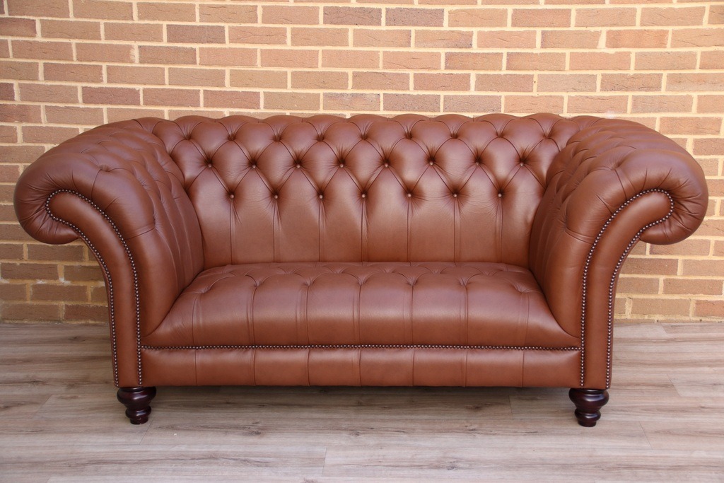 Saxon Highgrove Chesterfield Sofa - Image 5