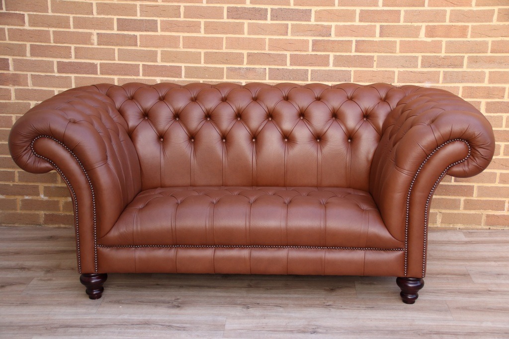 Saxon Highgrove Chesterfield Sofa - Image 6