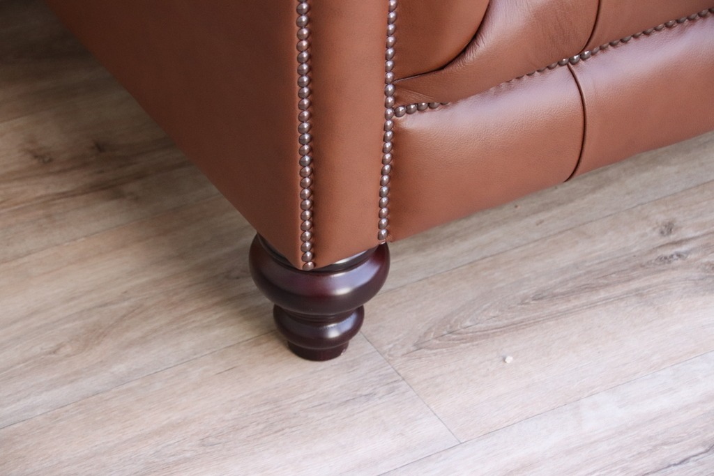 Saxon Highgrove Chesterfield Sofa - Image 7