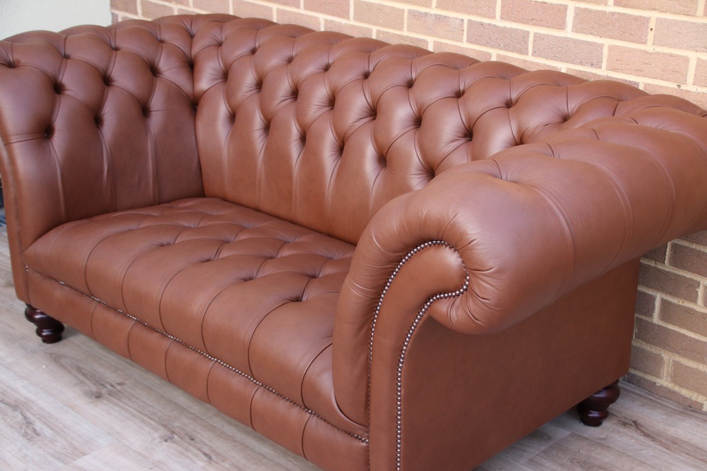 Saxon Highgrove Chesterfield Sofa - Image 10