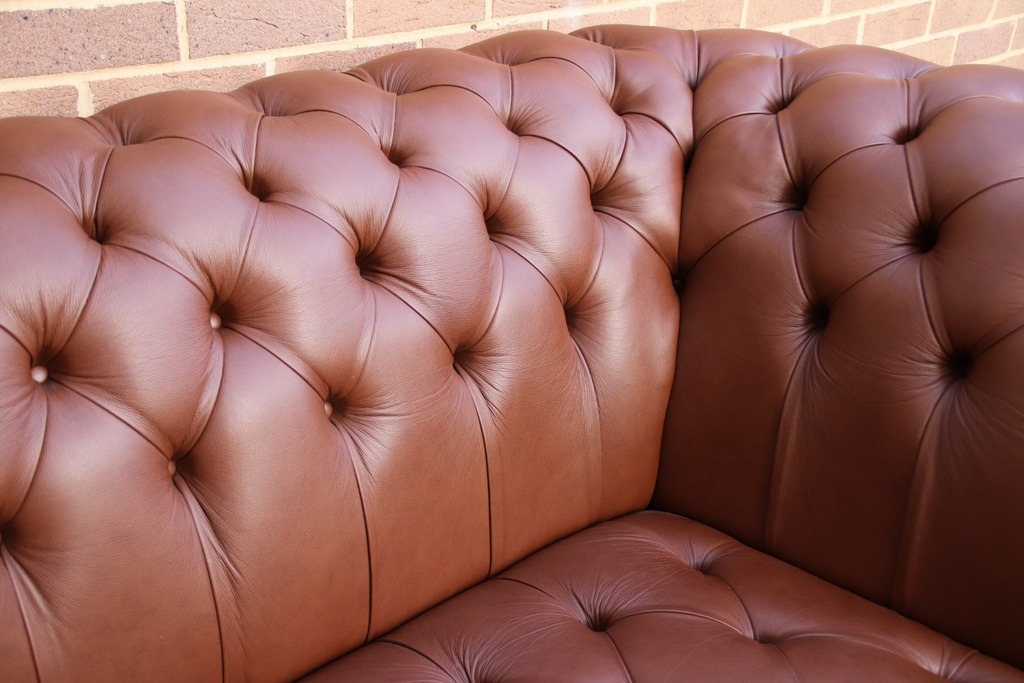Saxon Highgrove Chesterfield Sofa - Image 11