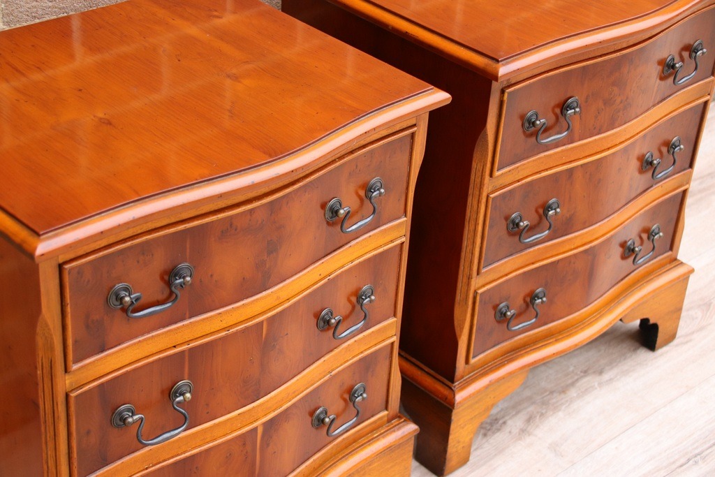 Pair of Burr Bedside Tables - Image 3