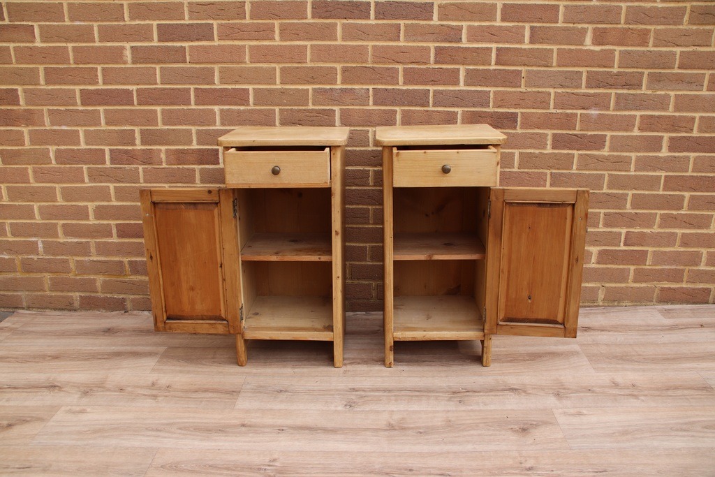 Pair of Antique Bedside Cabinets - Image 4