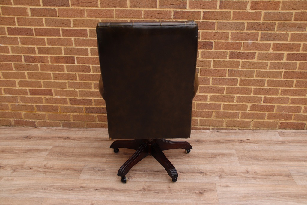 Chesterfield Directors Wade Chair - Image 5