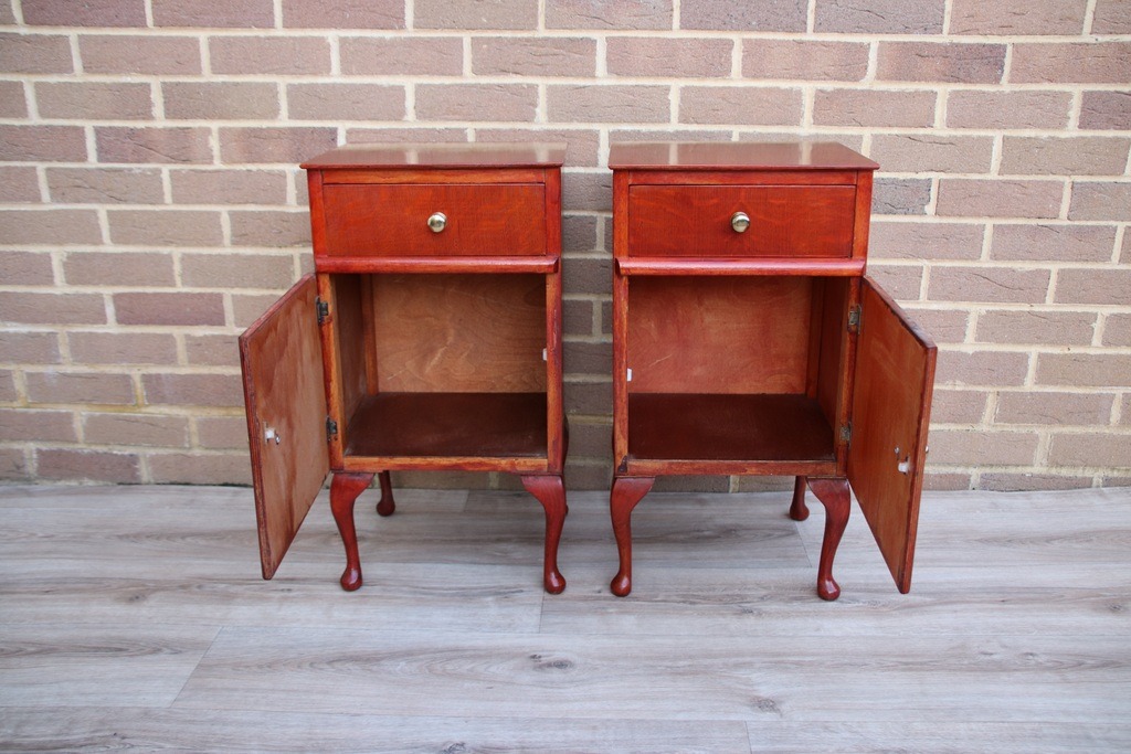 Pair of Queen Anne Bedside Tables - Image 3