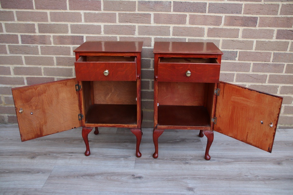 Pair of Queen Anne Bedside Tables - Image 4