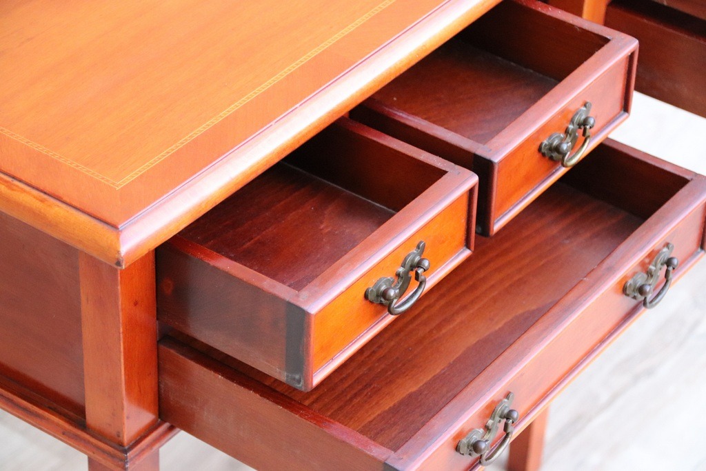 Pair of Compact Bedside Tables - Image 7