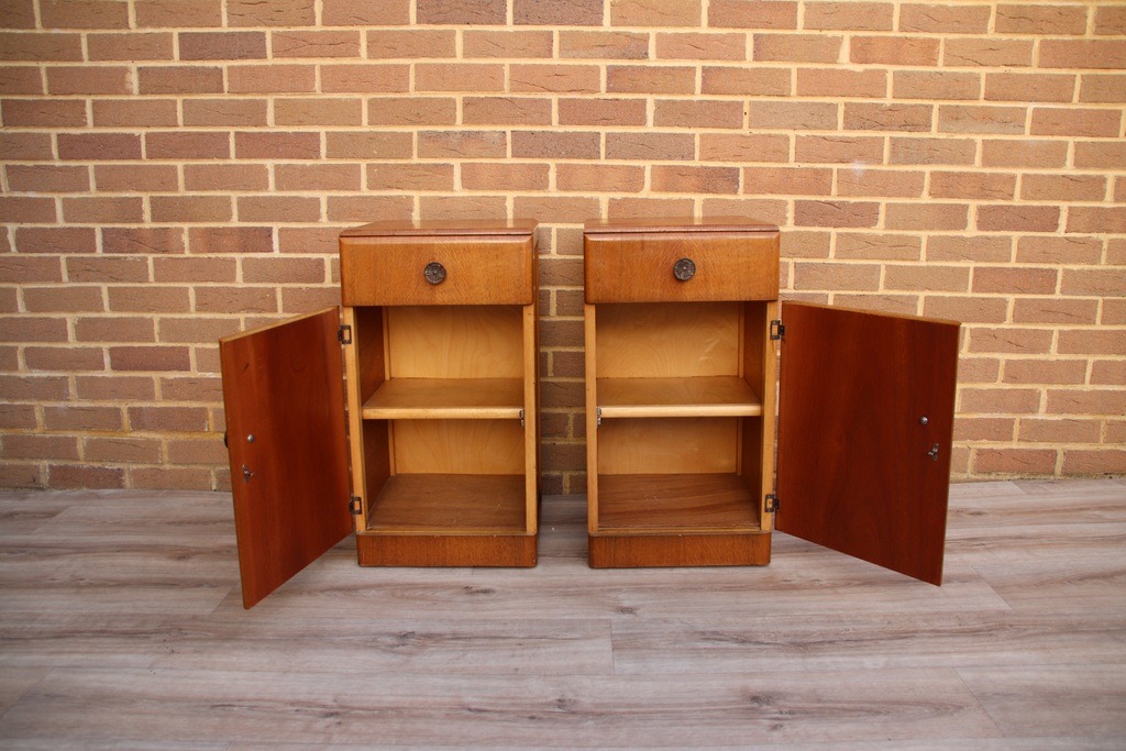 Pair of Mid-Century Oak Bedside Cabinets - Image 6