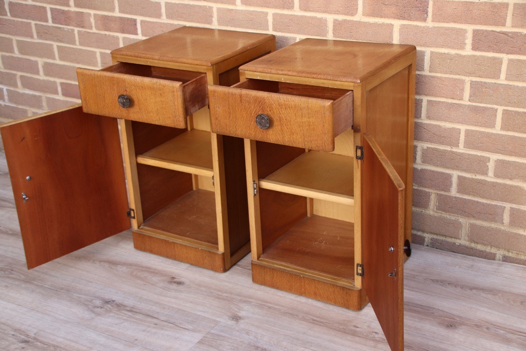 Pair of Mid-Century Oak Bedside Cabinets - Image 8