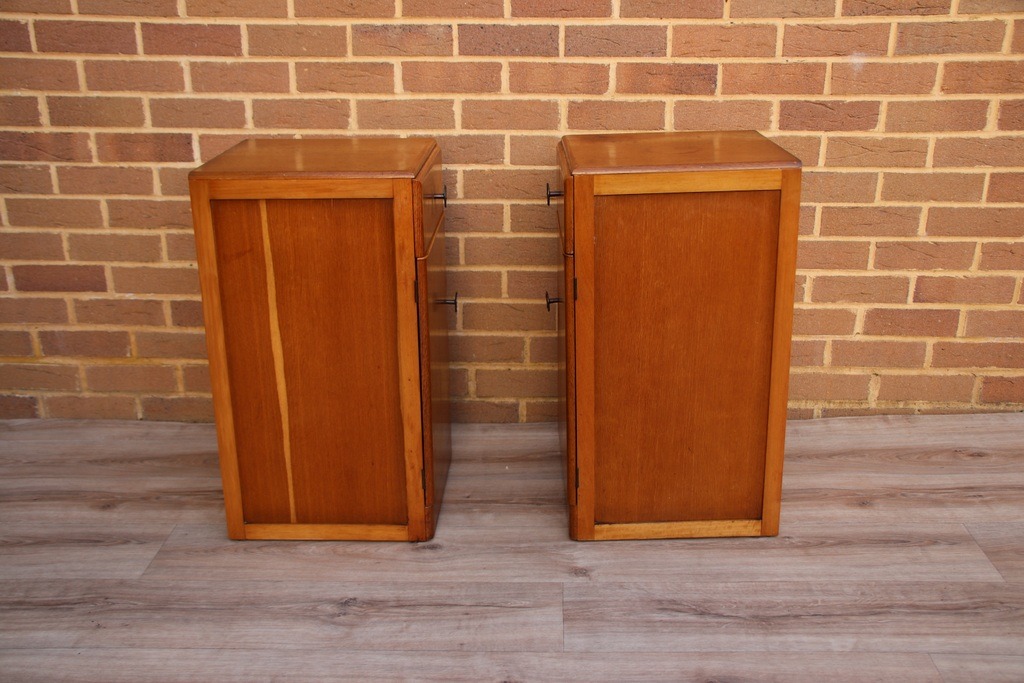 Pair of Mid-Century Oak Bedside Cabinets - Image 13