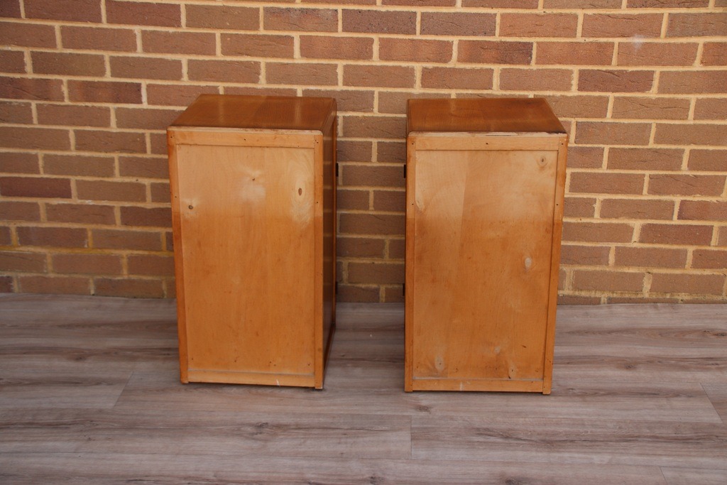 Pair of Mid-Century Oak Bedside Cabinets - Image 14
