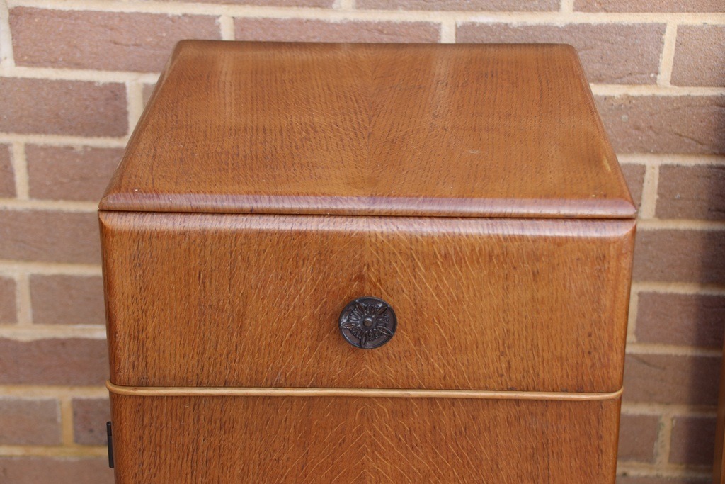 Pair of Mid-Century Oak Bedside Cabinets - Image 16