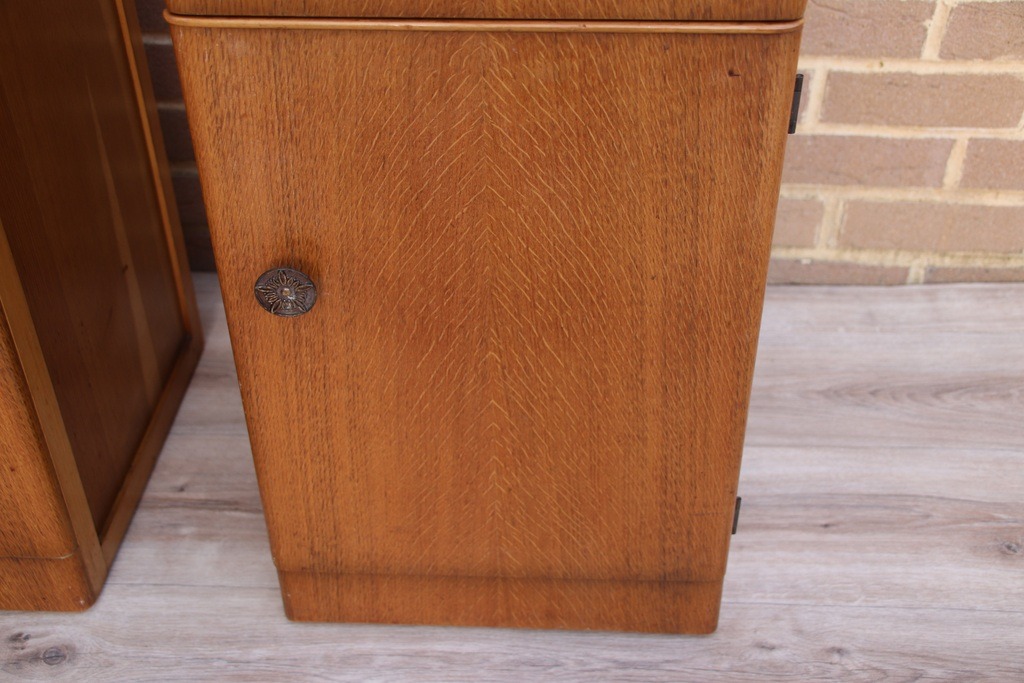 Pair of Mid-Century Oak Bedside Cabinets - Image 20