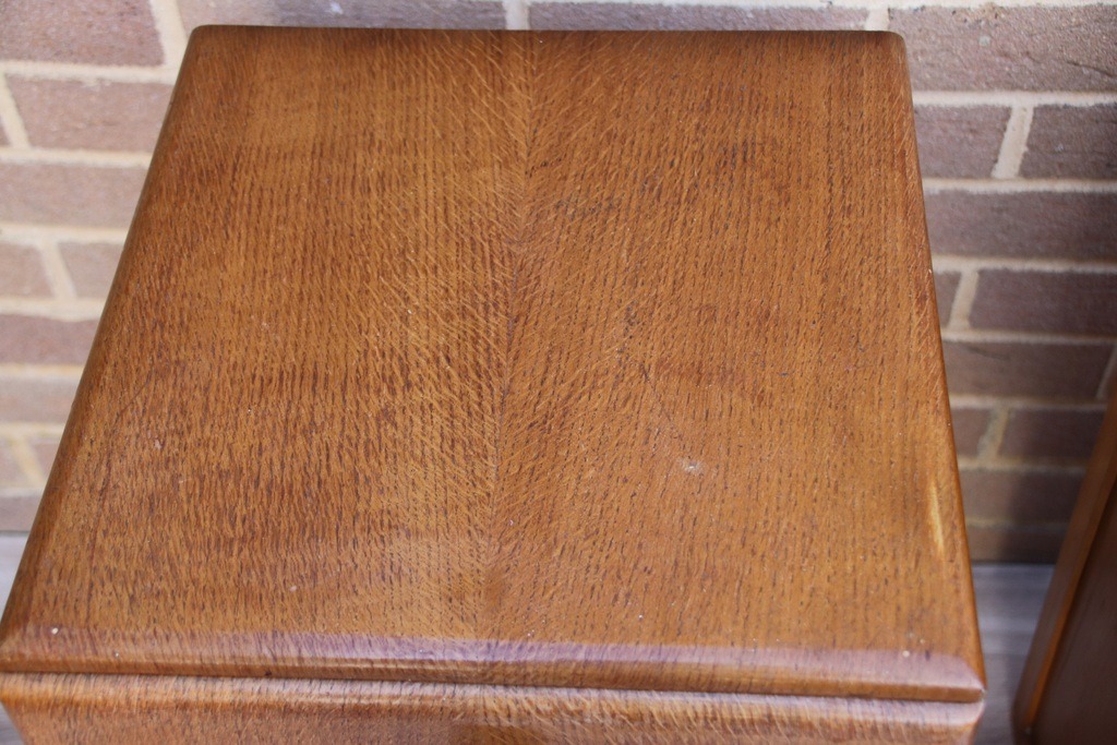 Pair of Mid-Century Oak Bedside Cabinets - Image 22