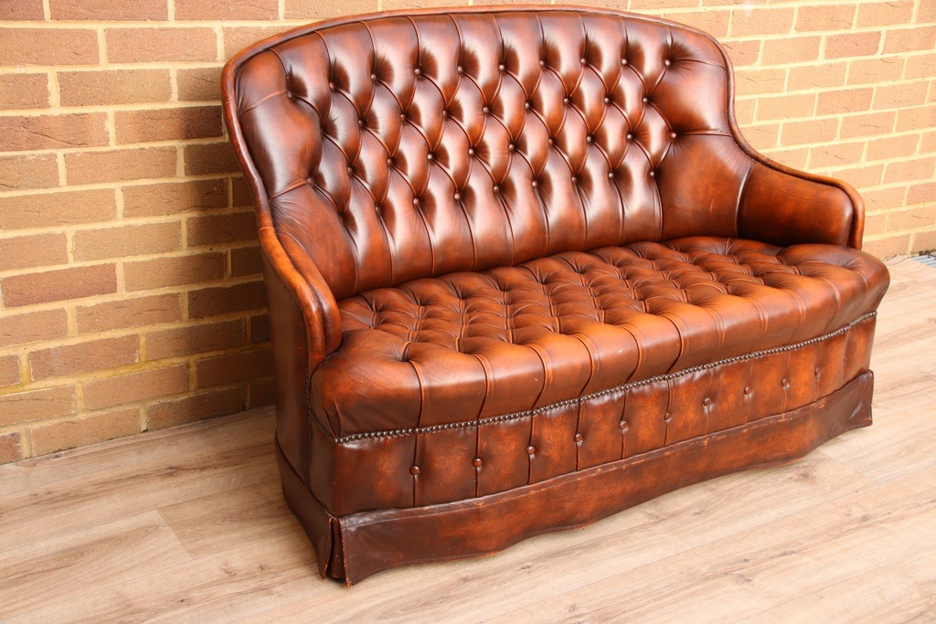 Wade Vintage Chesterfield Sofa - Image 2