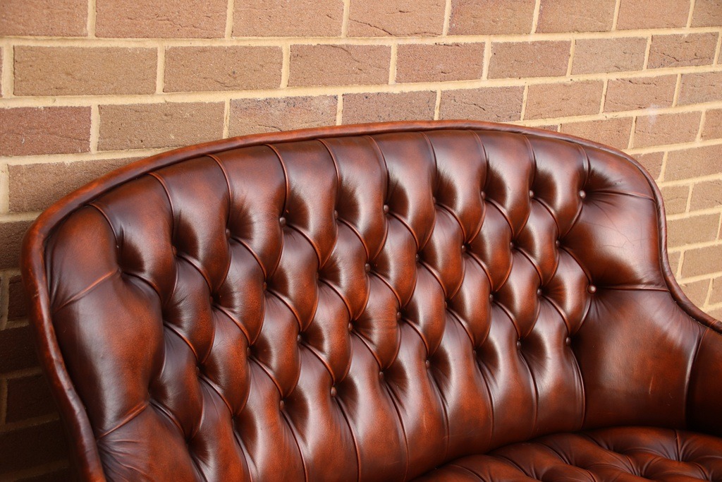 Wade Vintage Chesterfield Sofa - Image 4