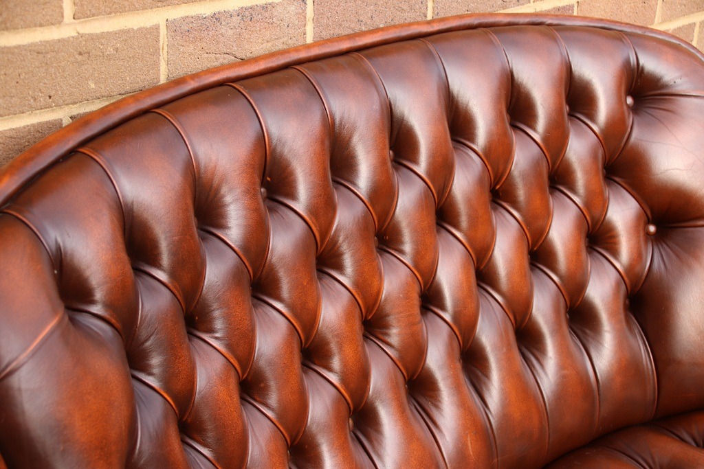 Wade Vintage Chesterfield Sofa - Image 5