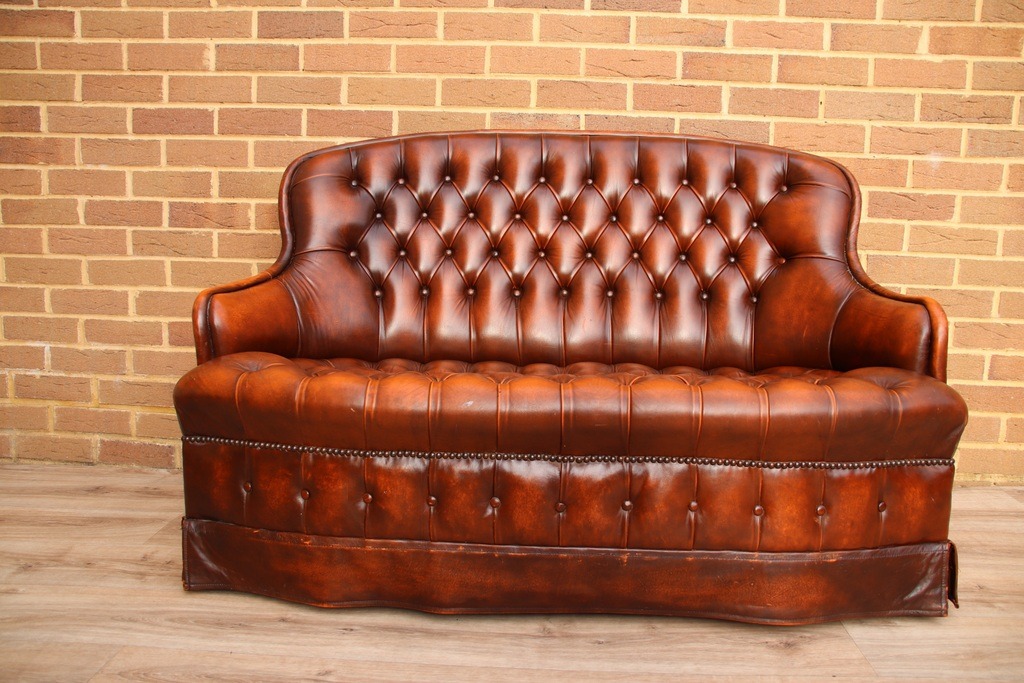 Wade Vintage Chesterfield Sofa - Image 8