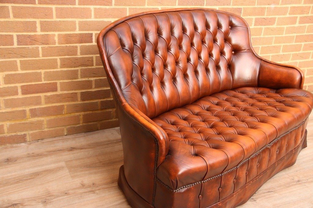 Wade Vintage Chesterfield Sofa - Image 9